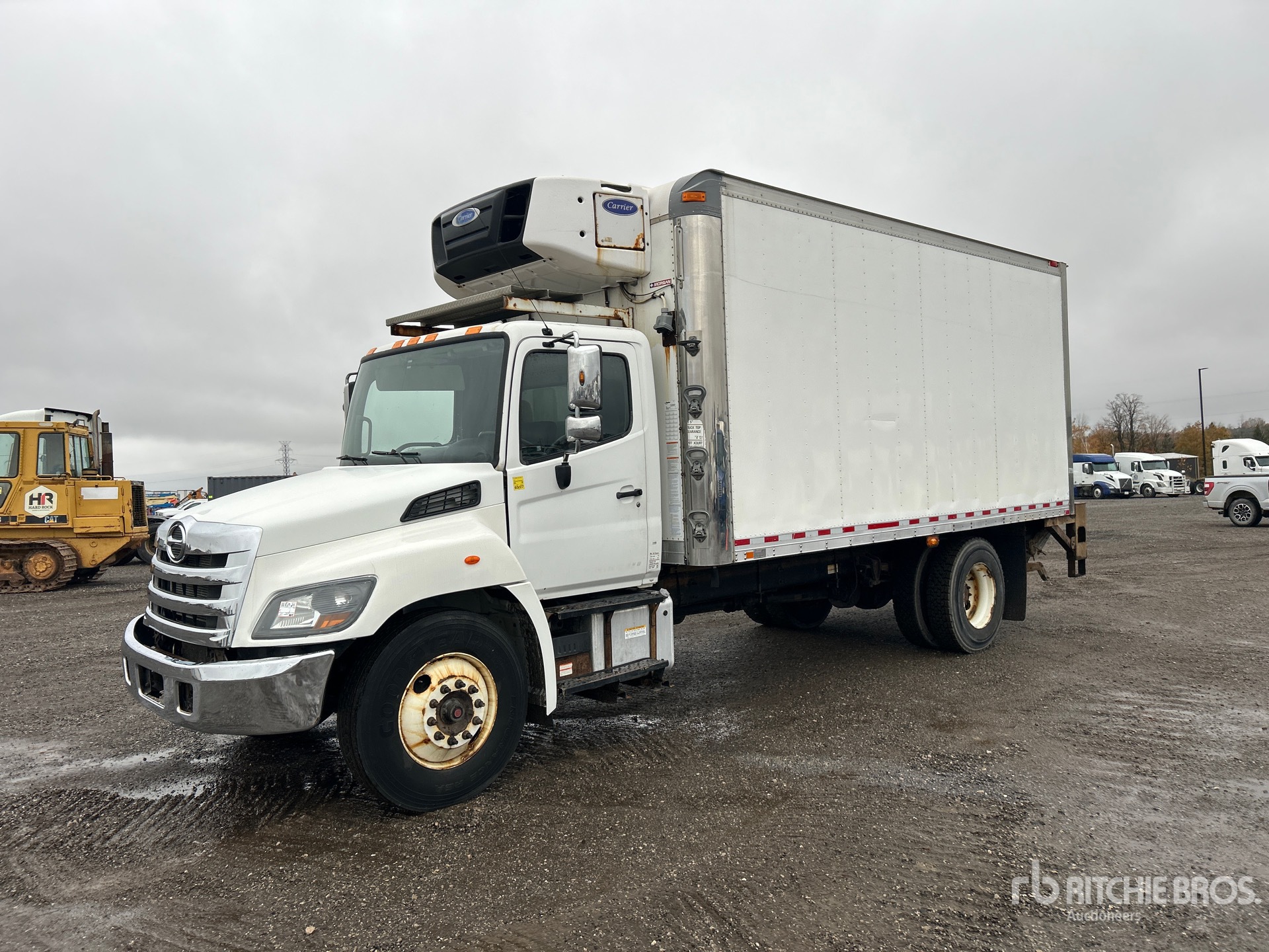 2017 Hino 338