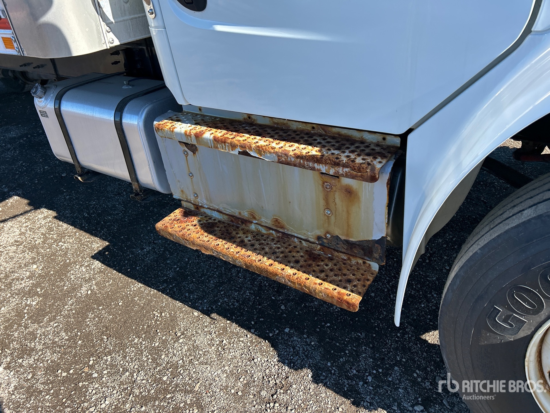 2021 Freightliner M2 106