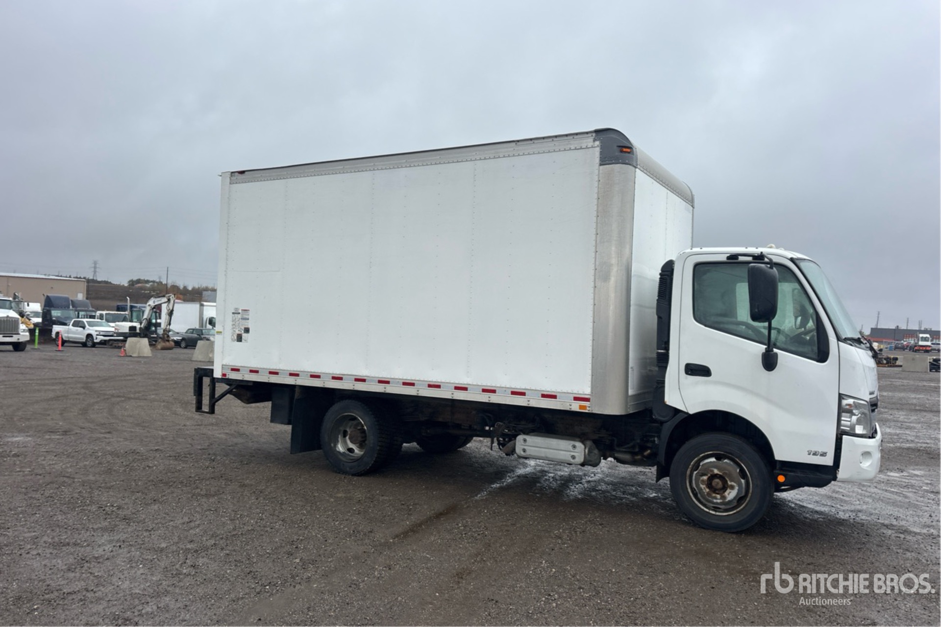 2019 Hino 195