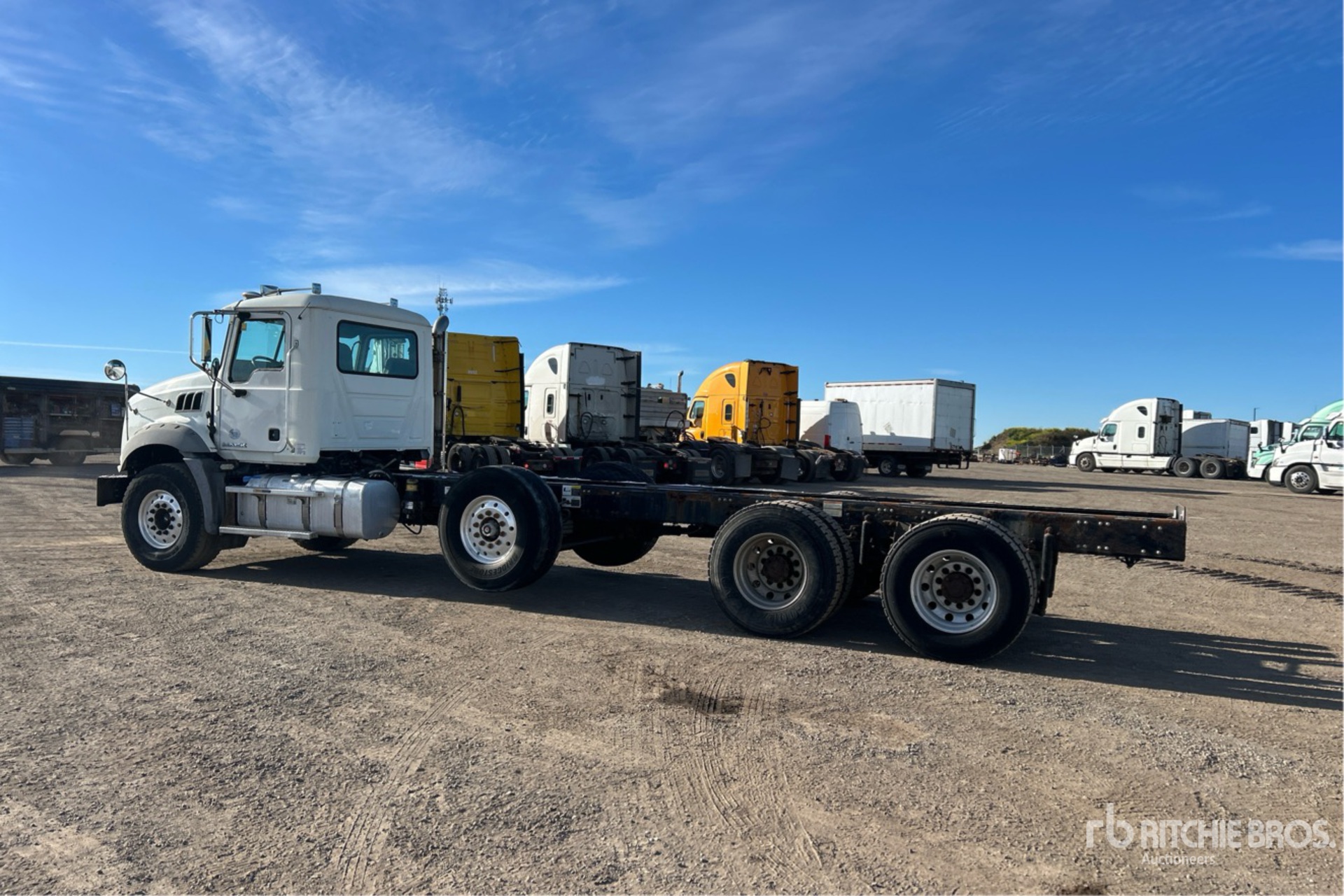 2016 Mack GU813