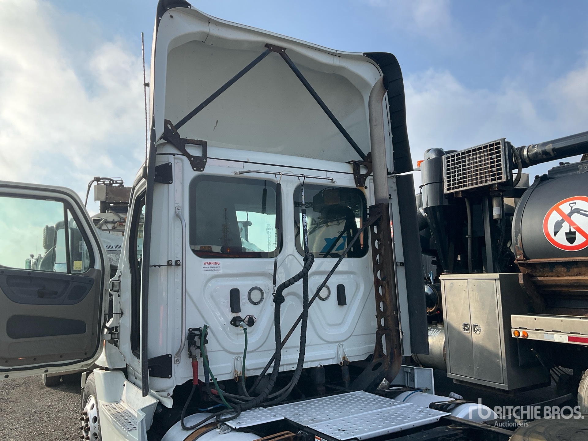 2019 Freightliner CASCADIA 125