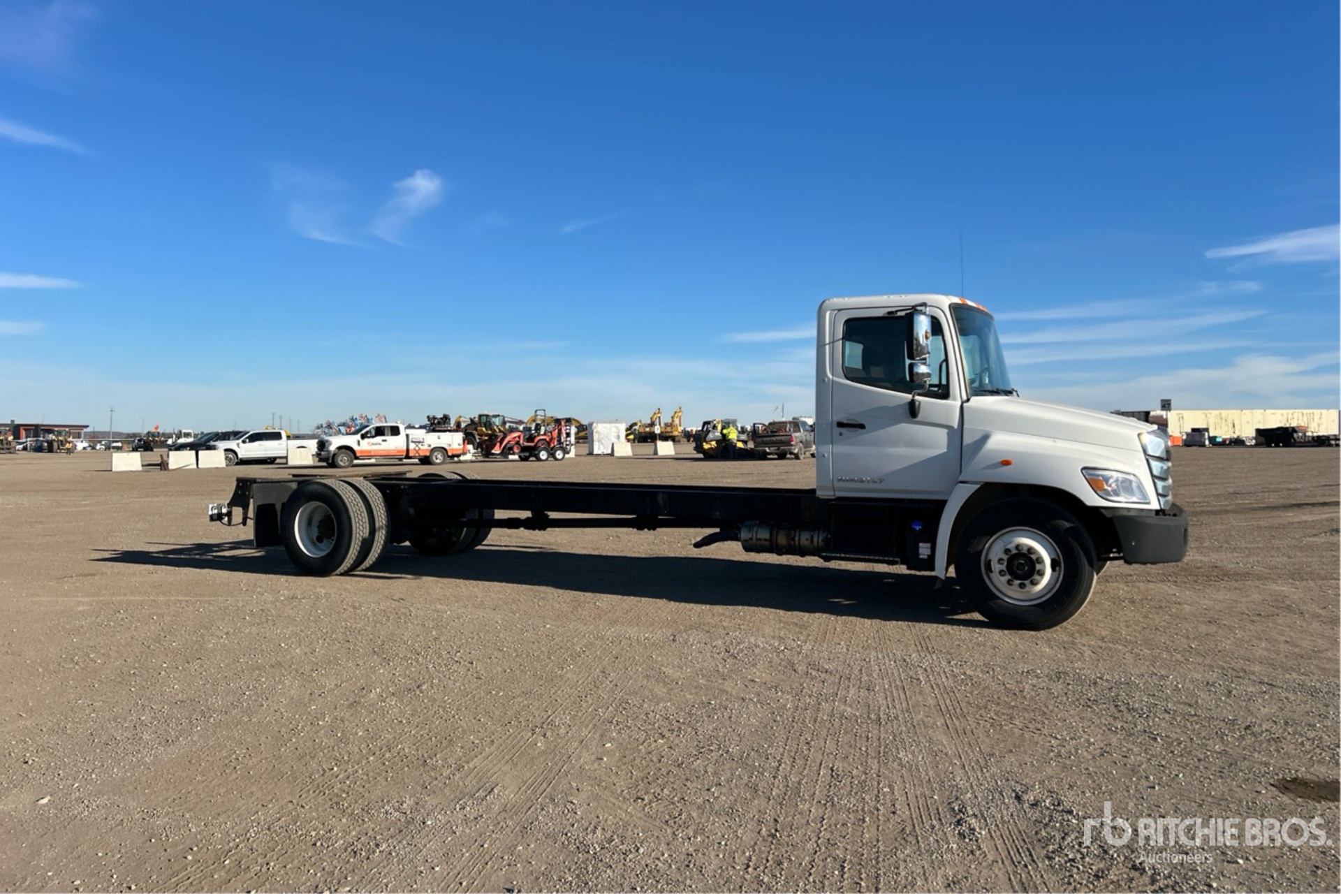 2023 Hino 338