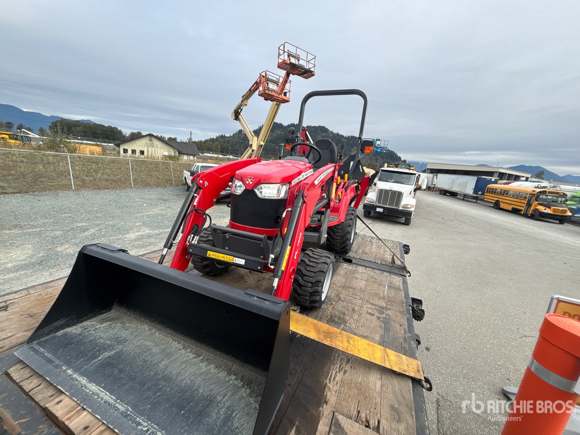 2023 Massey Ferguson GC1725MB