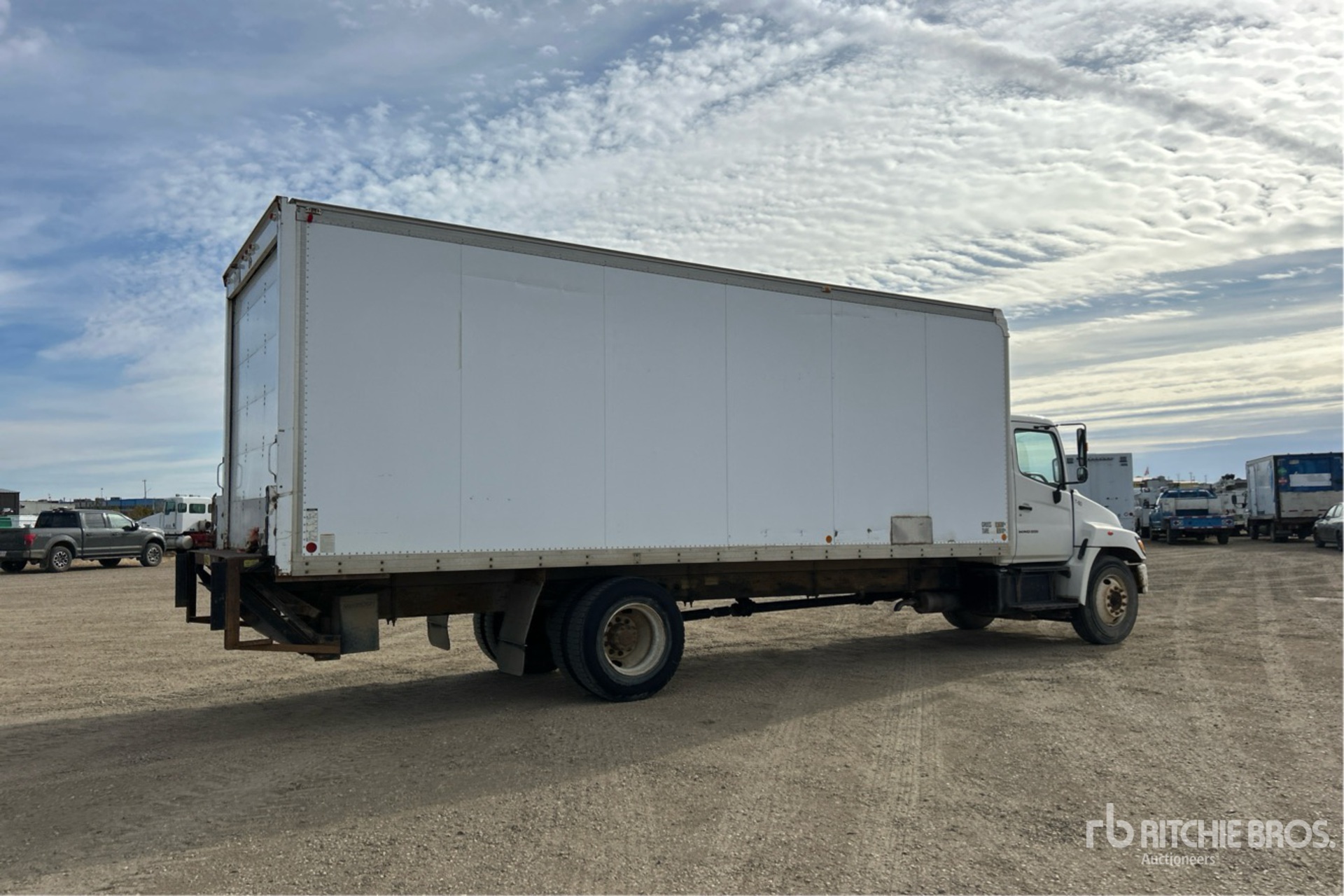 2005 Hino 308