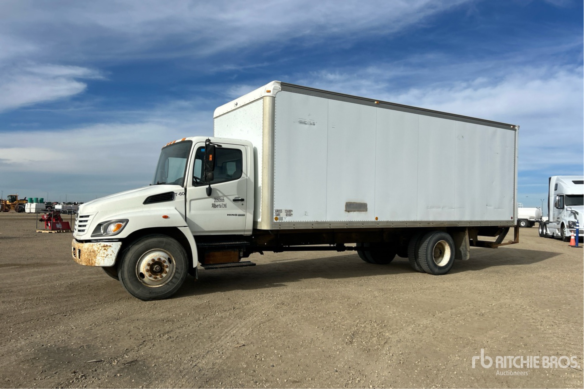 2005 Hino 308