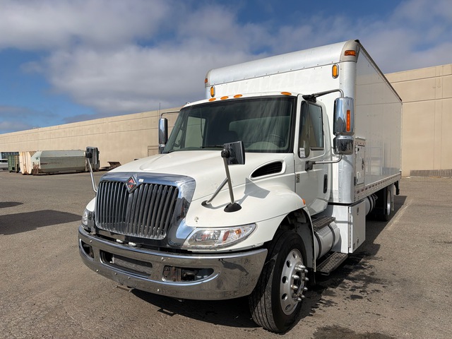 2013 International 4300 4x2 Fuel and Lube Truck 2013 International 4300 4x2 Fuel and Lube Truck