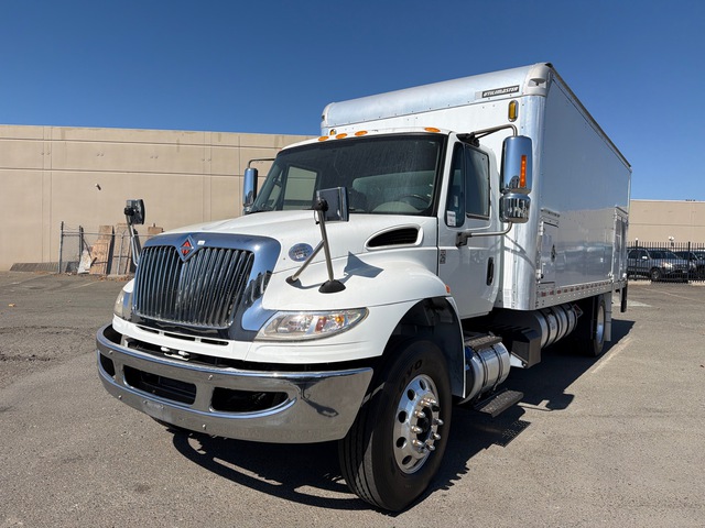 2018 International 4300 4x2 Lube Truck