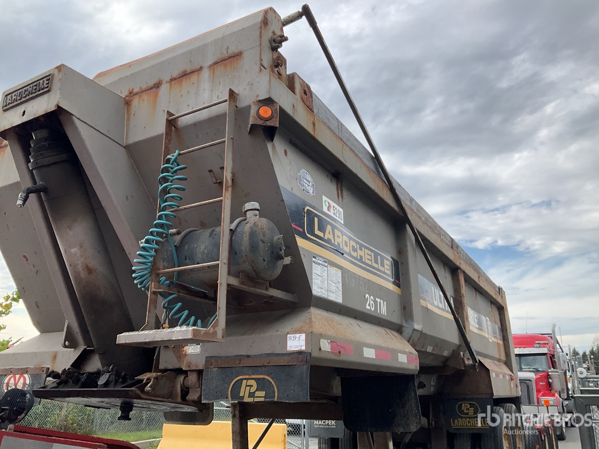 2008 Larochelle 26 ft T/A