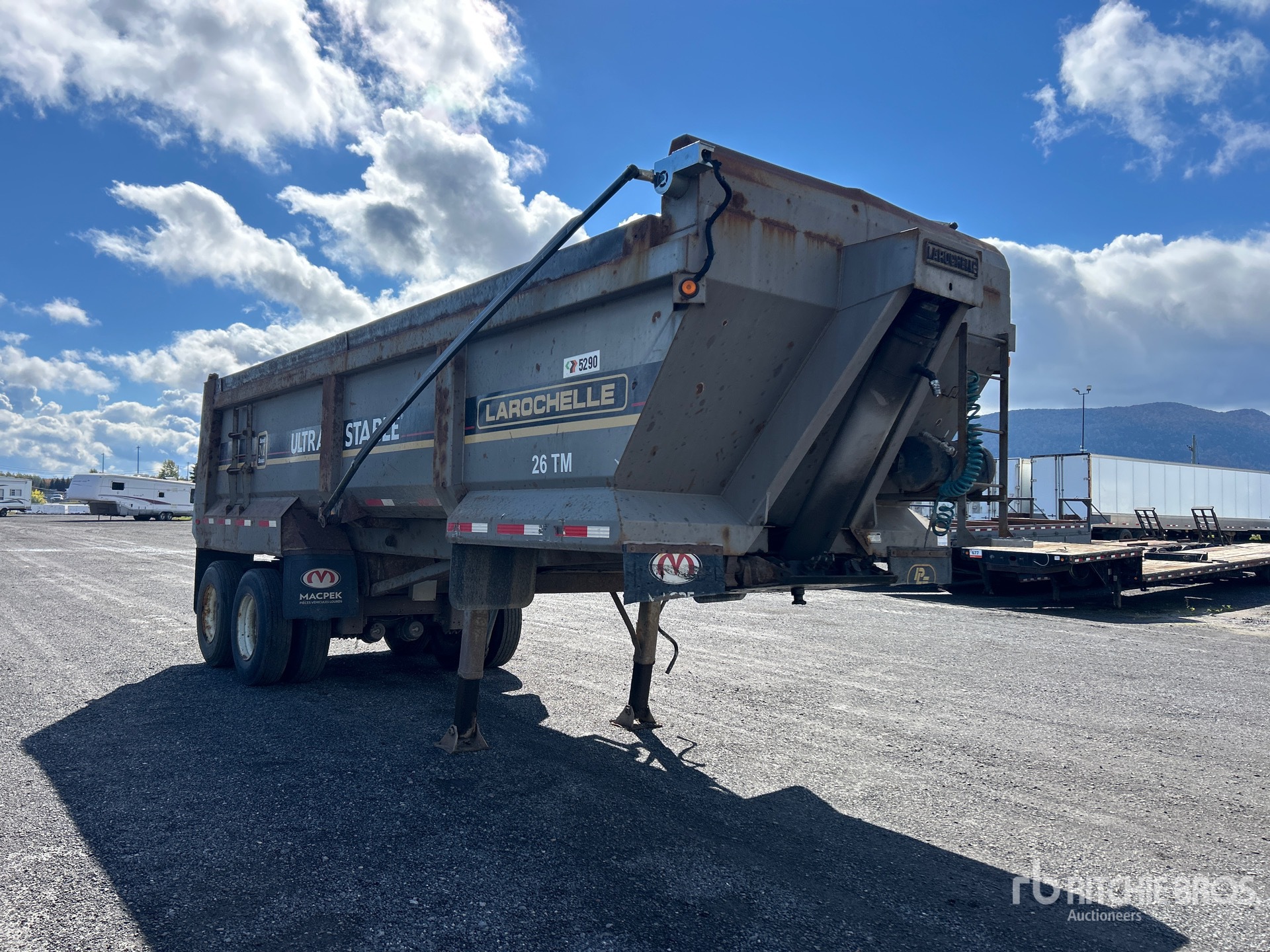 2008 Larochelle 26 ft T/A