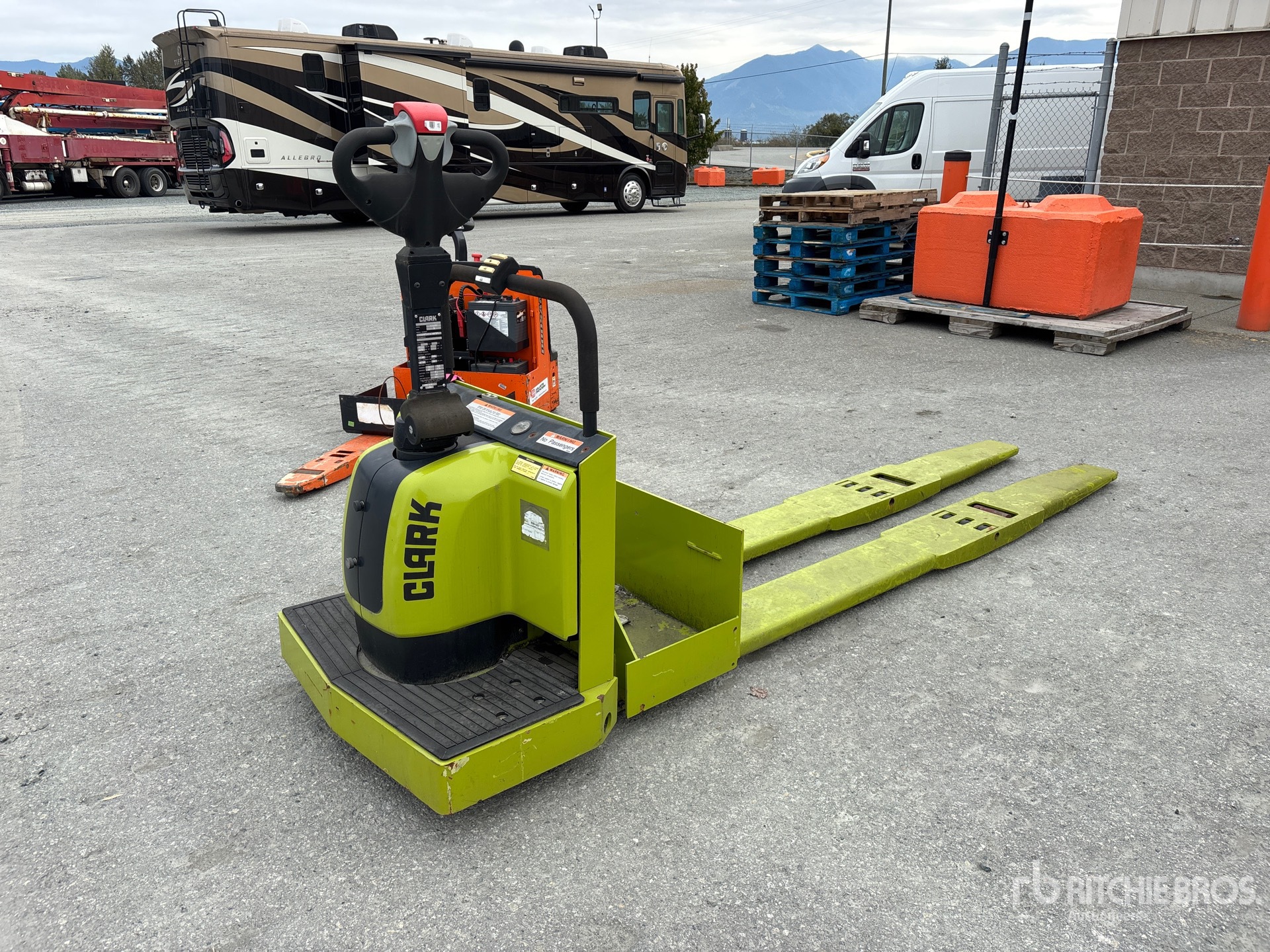 Clark HWX30