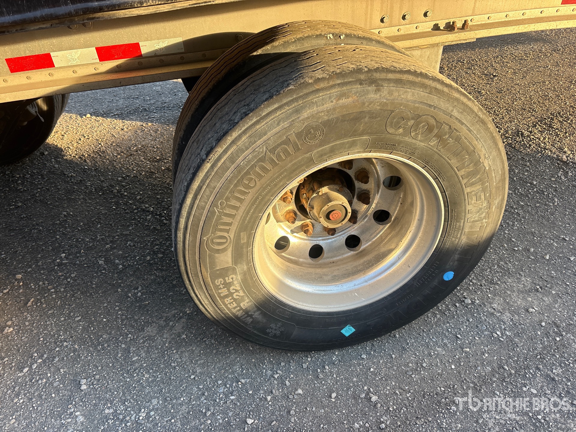 2014 Manac 48 FT T/A SPREAD AXLE