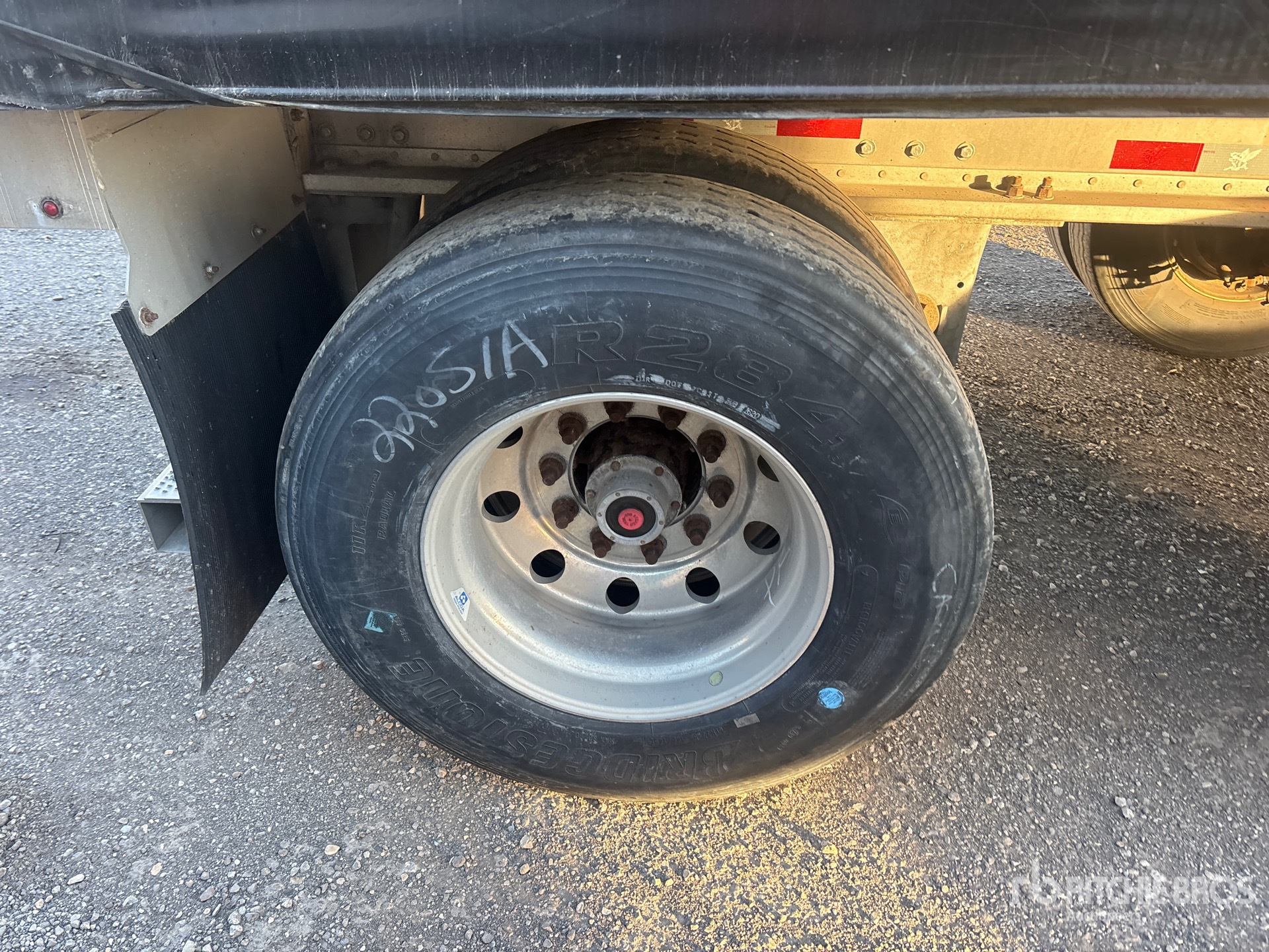 2014 Manac 48 FT T/A SPREAD AXLE