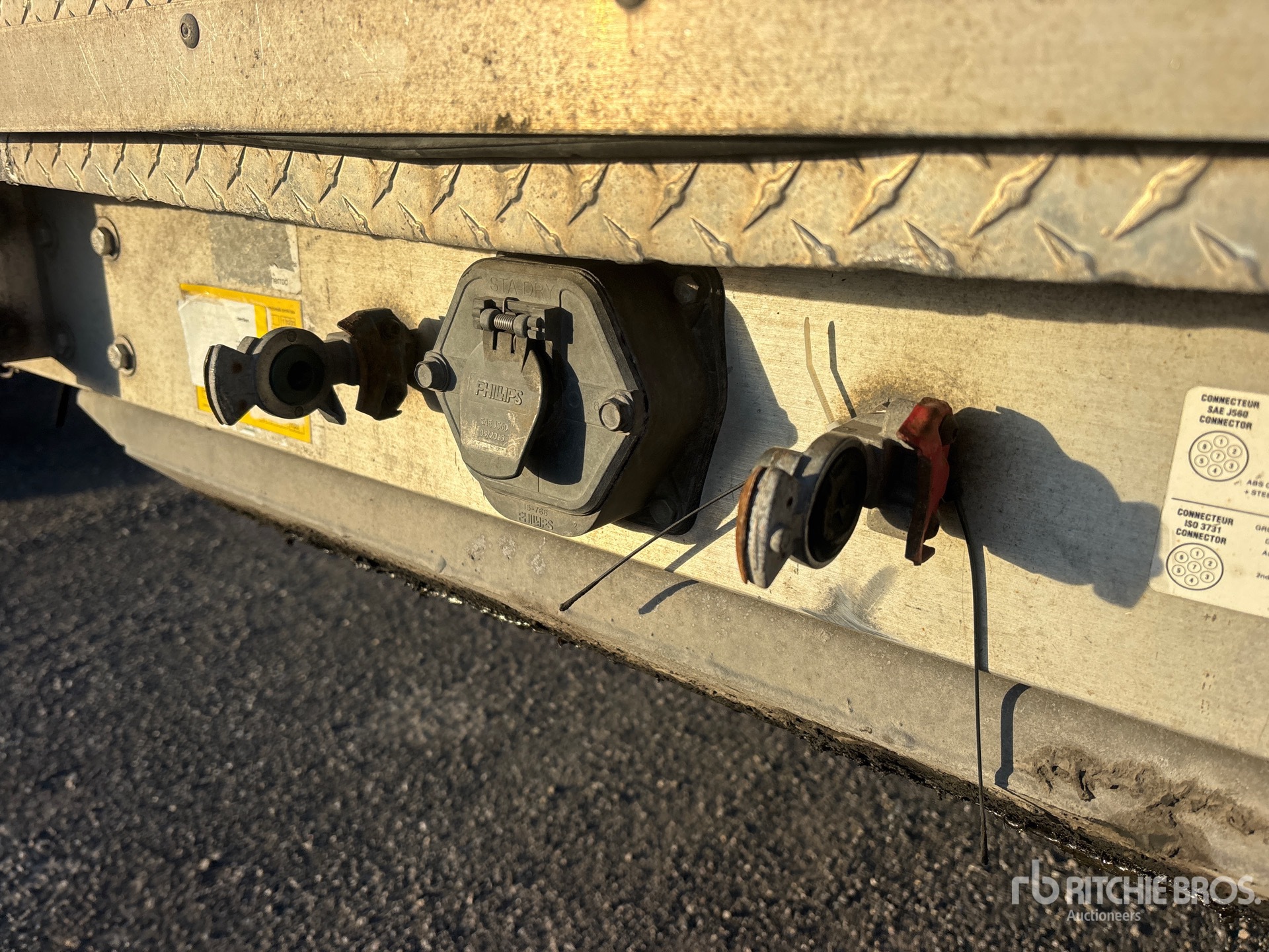 2014 Manac 48 FT T/A SPREAD AXLE
