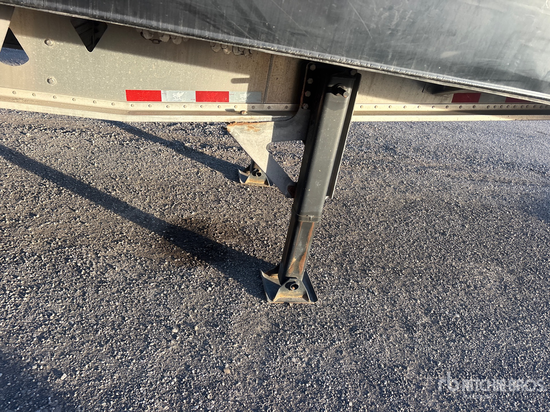 2014 Manac 48 FT T/A SPREAD AXLE