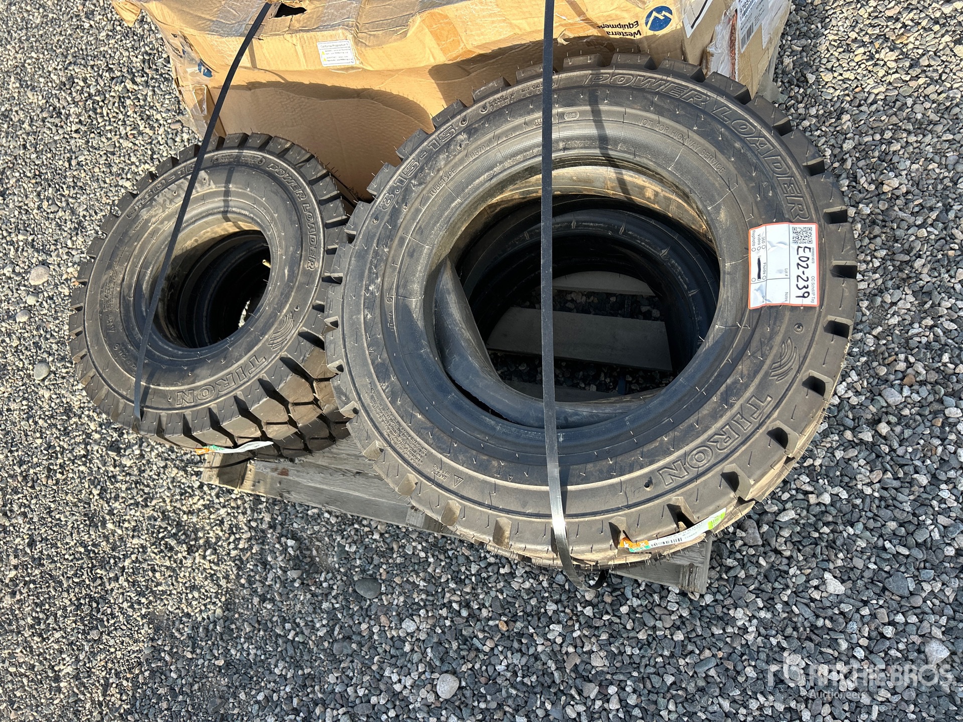 Doosan QUANTITY OF (4) 6.50-10 2X 8.15 ...