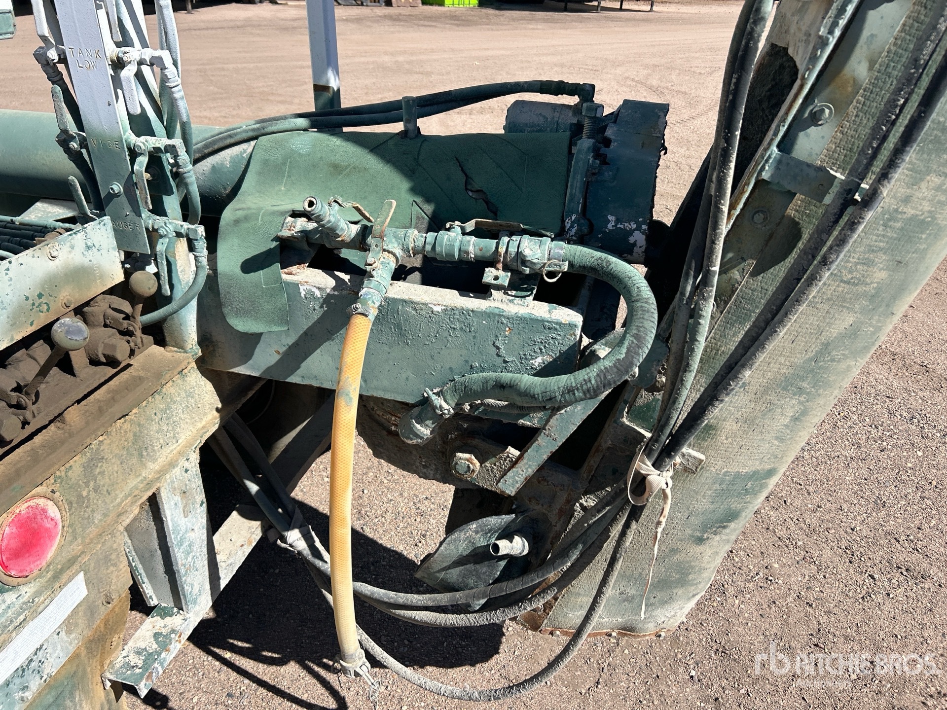 1969 Fruehauf T/A CEMENT AUGER