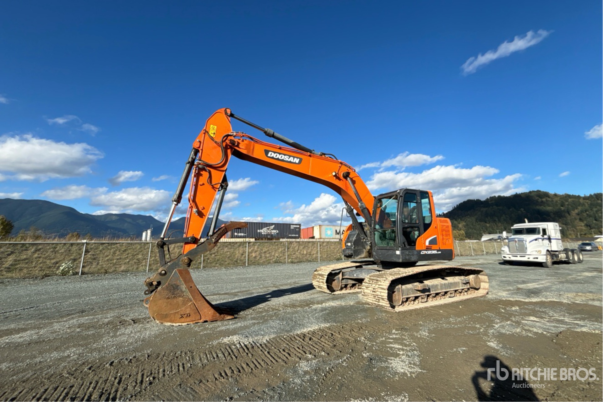 2020 Doosan DX235LCR-5