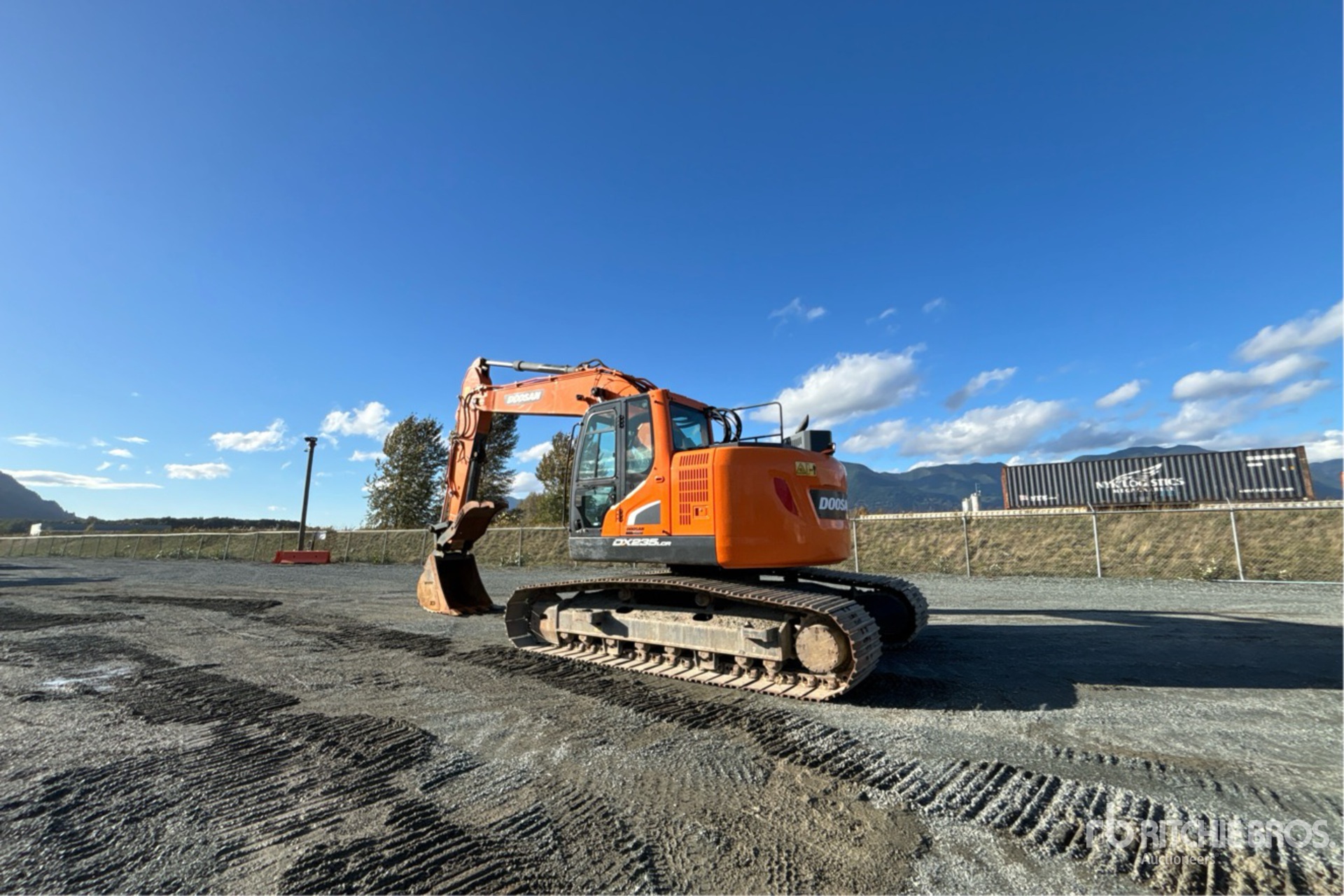 2020 Doosan DX235LCR-5