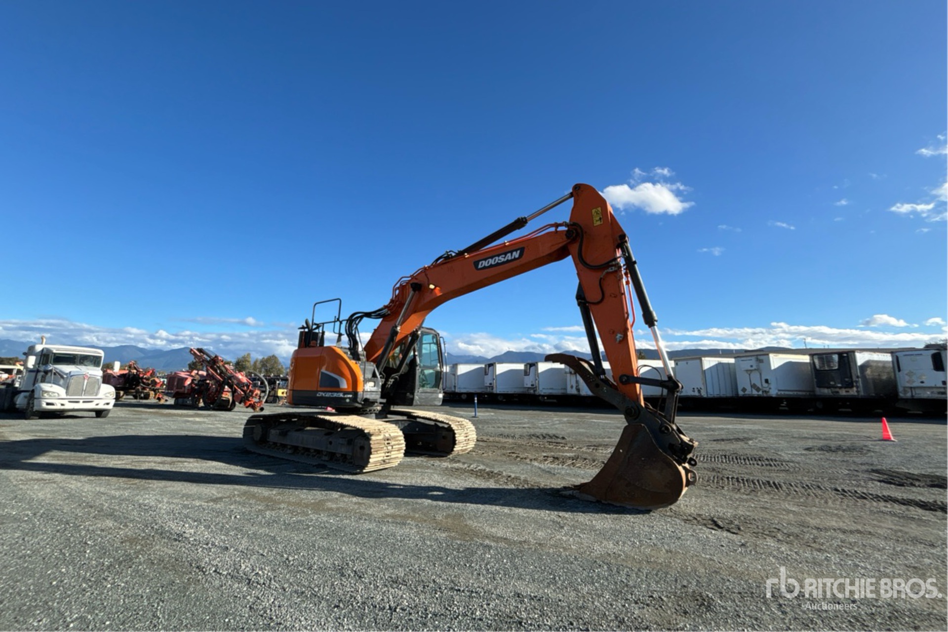 2020 Doosan DX235LCR-5