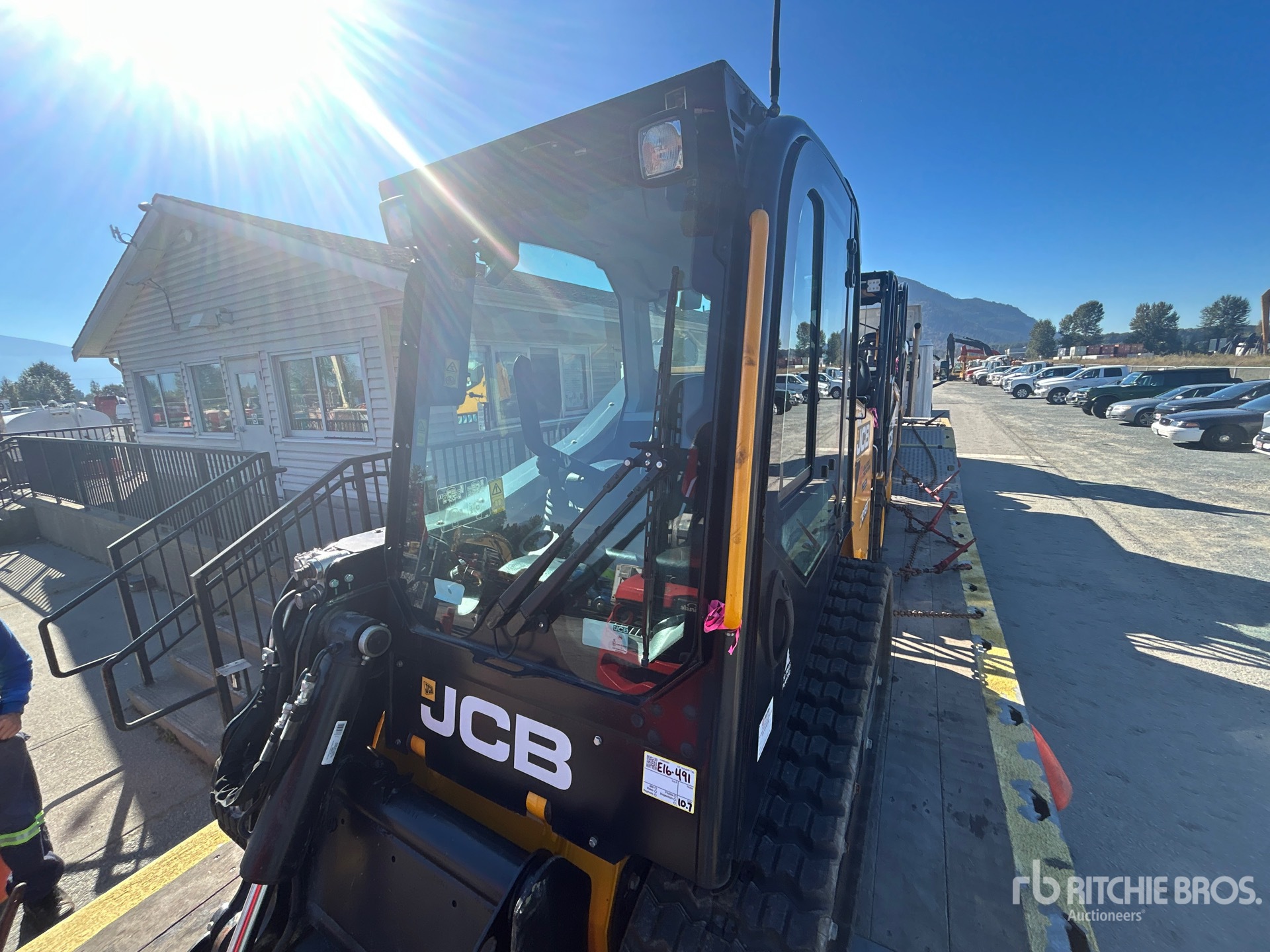 2023 JCB 215T