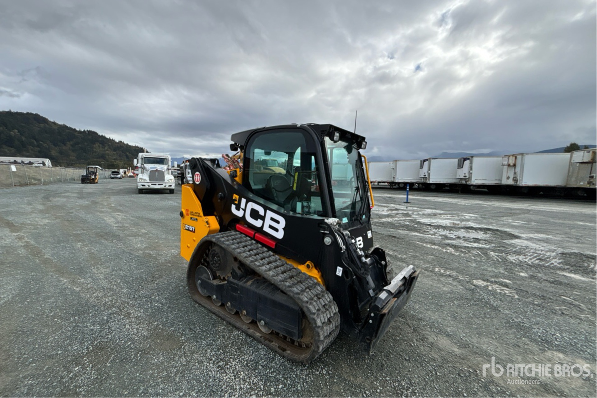 2023 JCB 215T