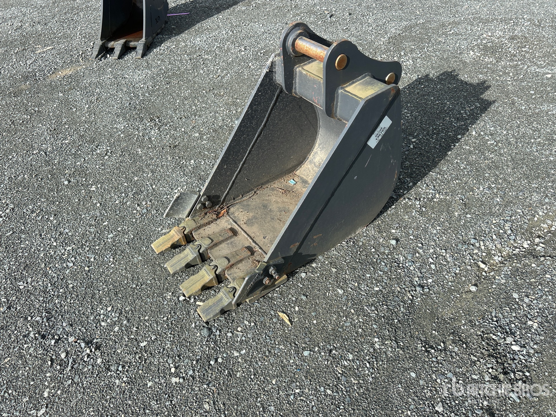Photo of Develon 17.7 in Q/C Digging (Unused)