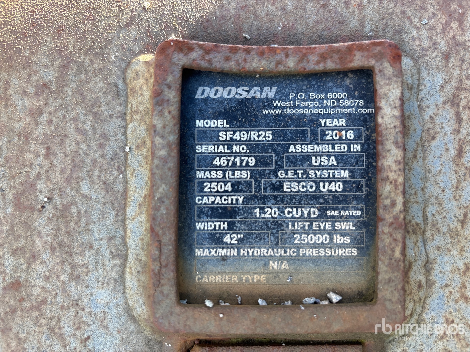 Doosan 38 IN DIGGING