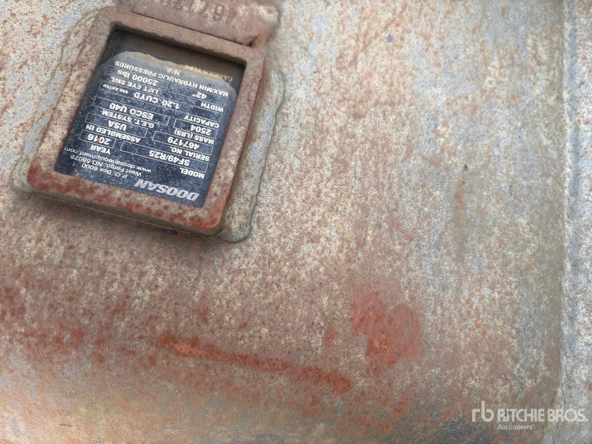 Doosan 38 IN DIGGING