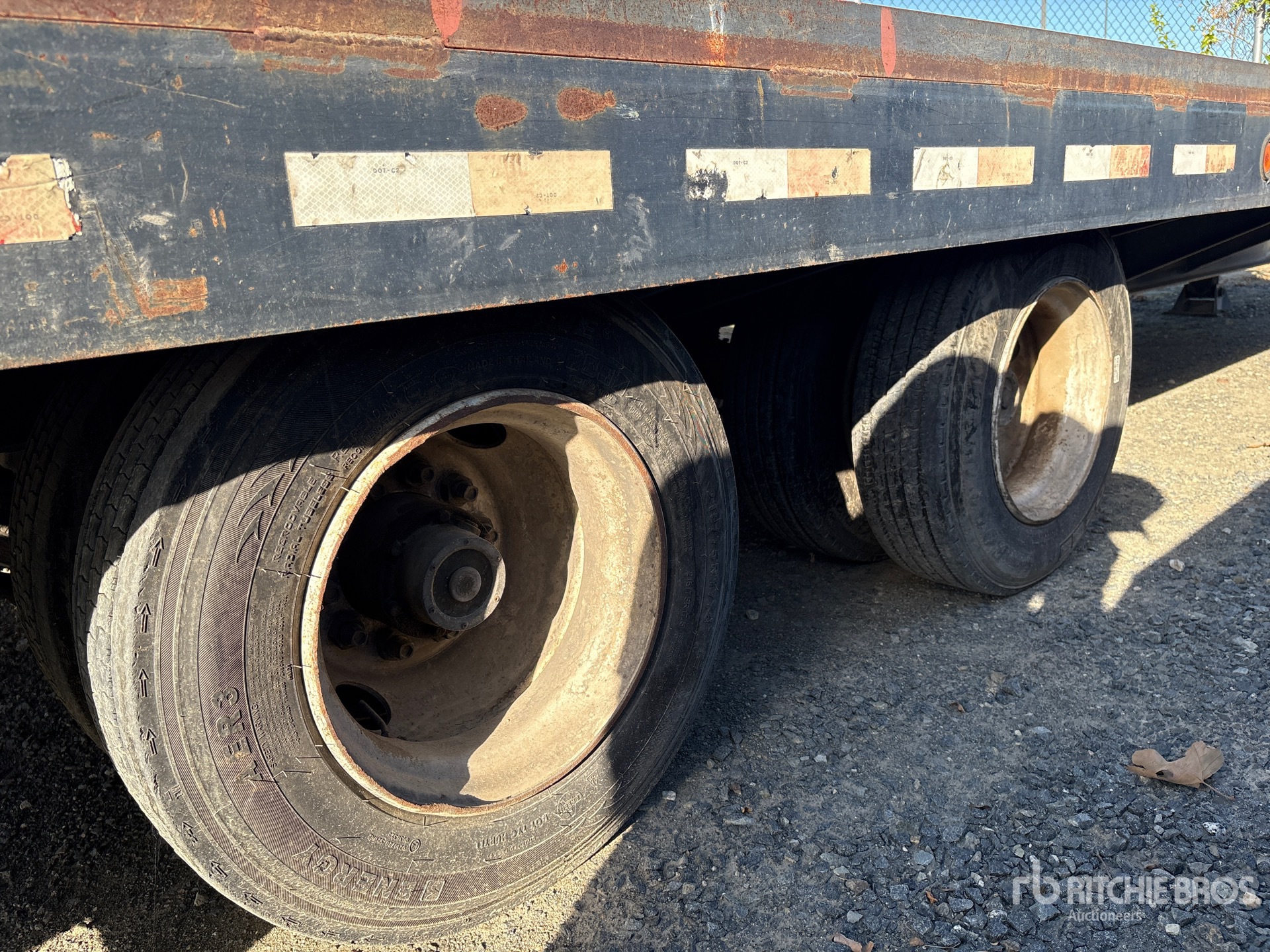 2003 Towmaster T-40