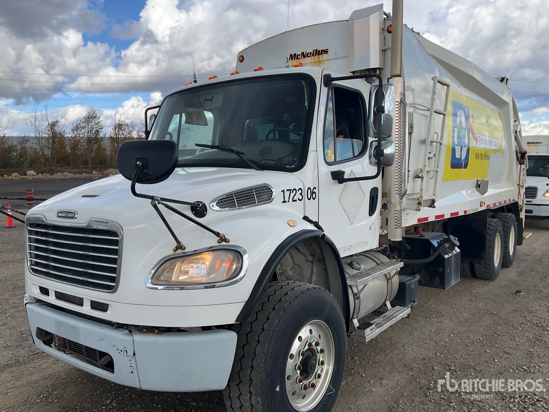 2017 Freightliner M2 106