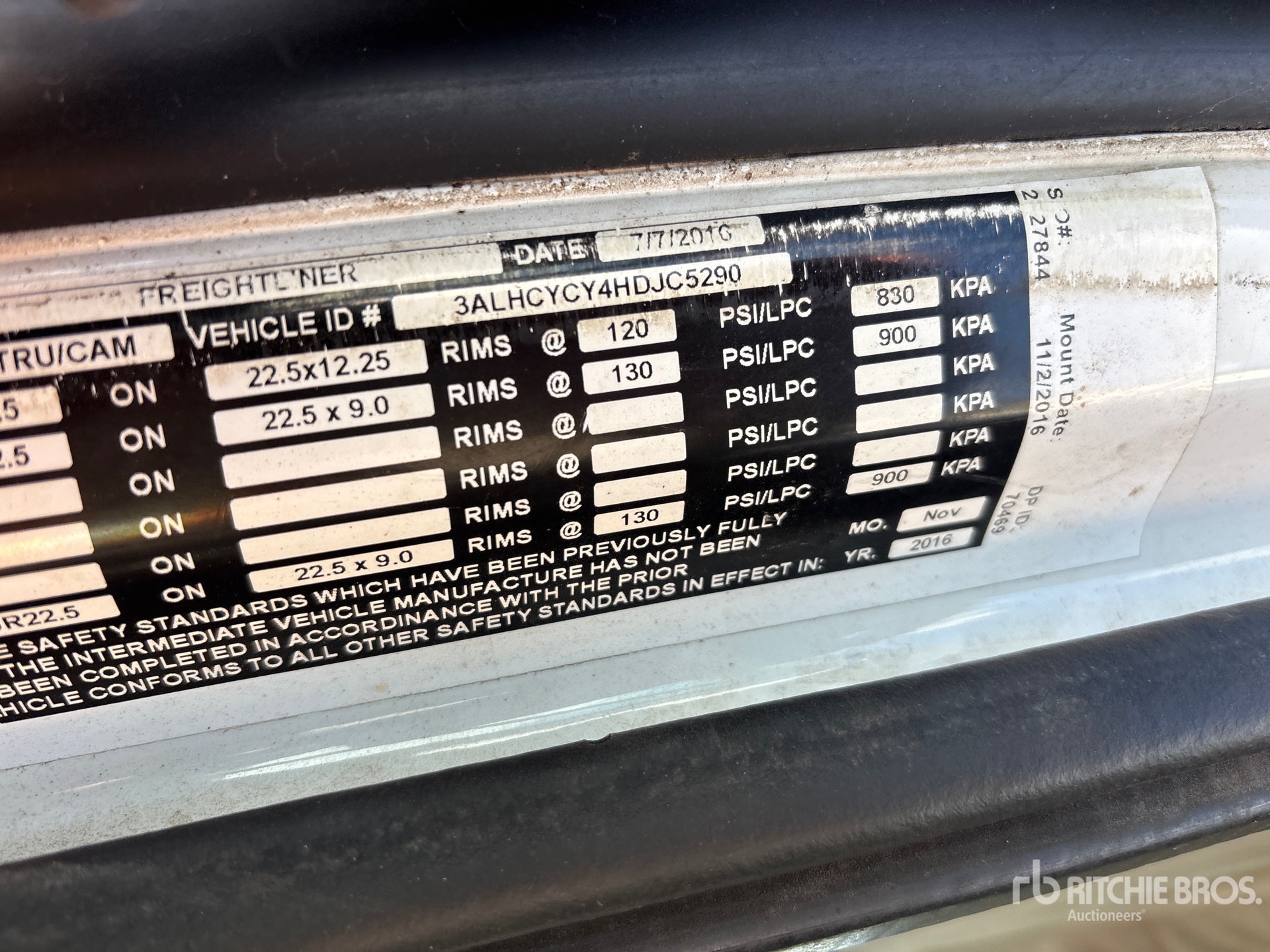 2017 Freightliner M2 106