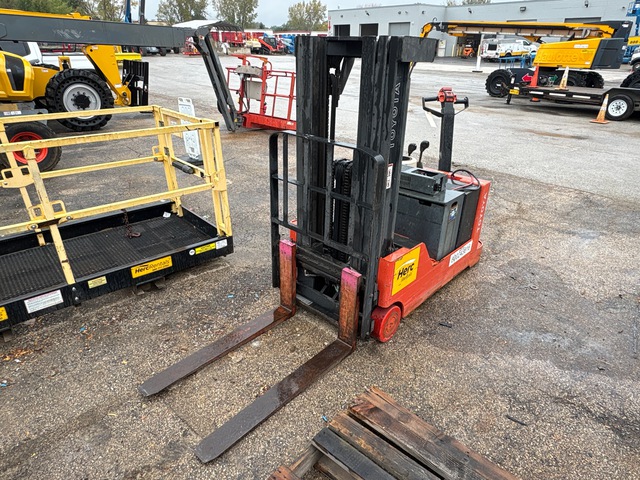 2019 (unverified) Toyota 6BWC20 3750 lb Electric Stacker