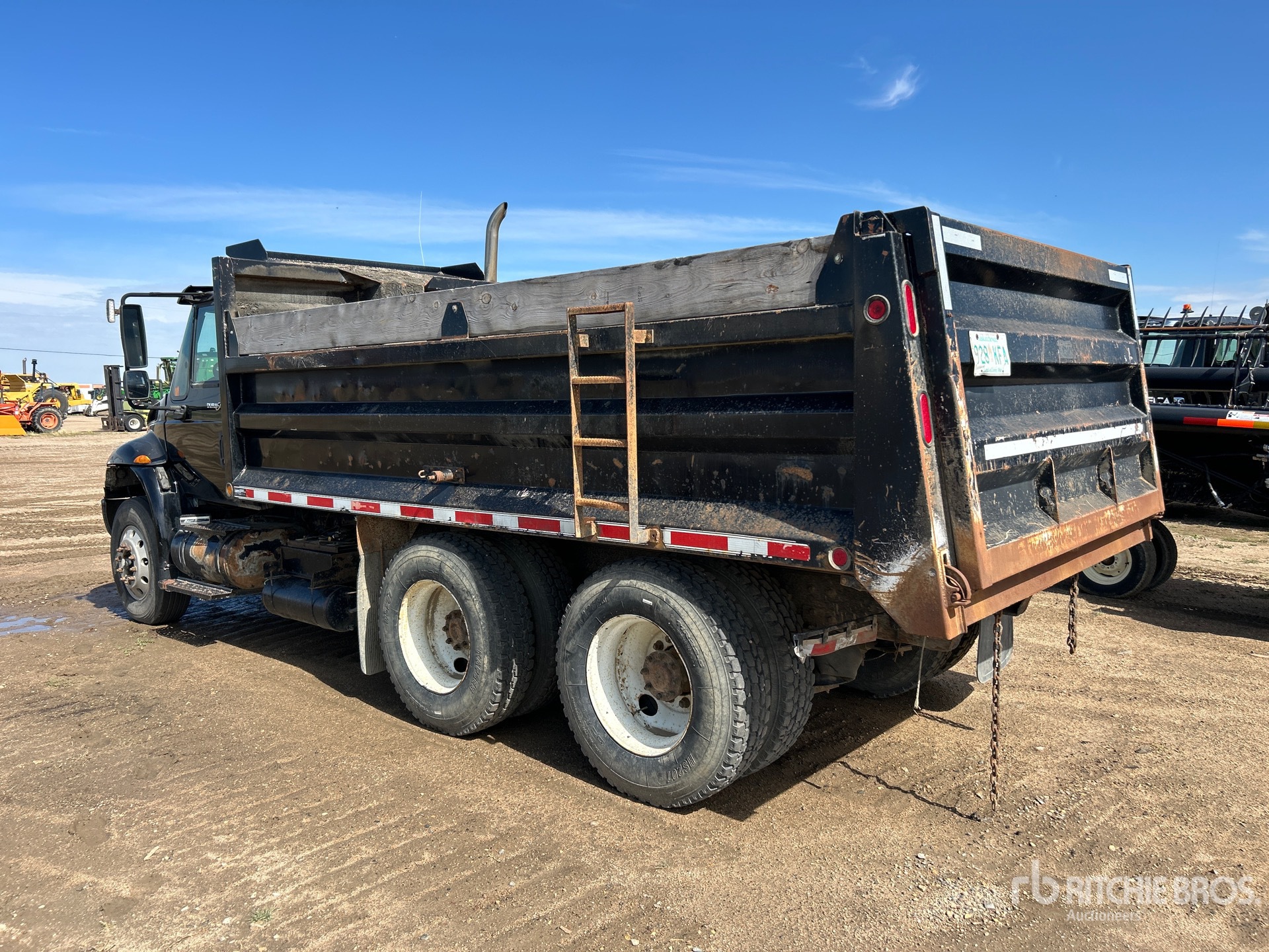2009 International 4400 SBA