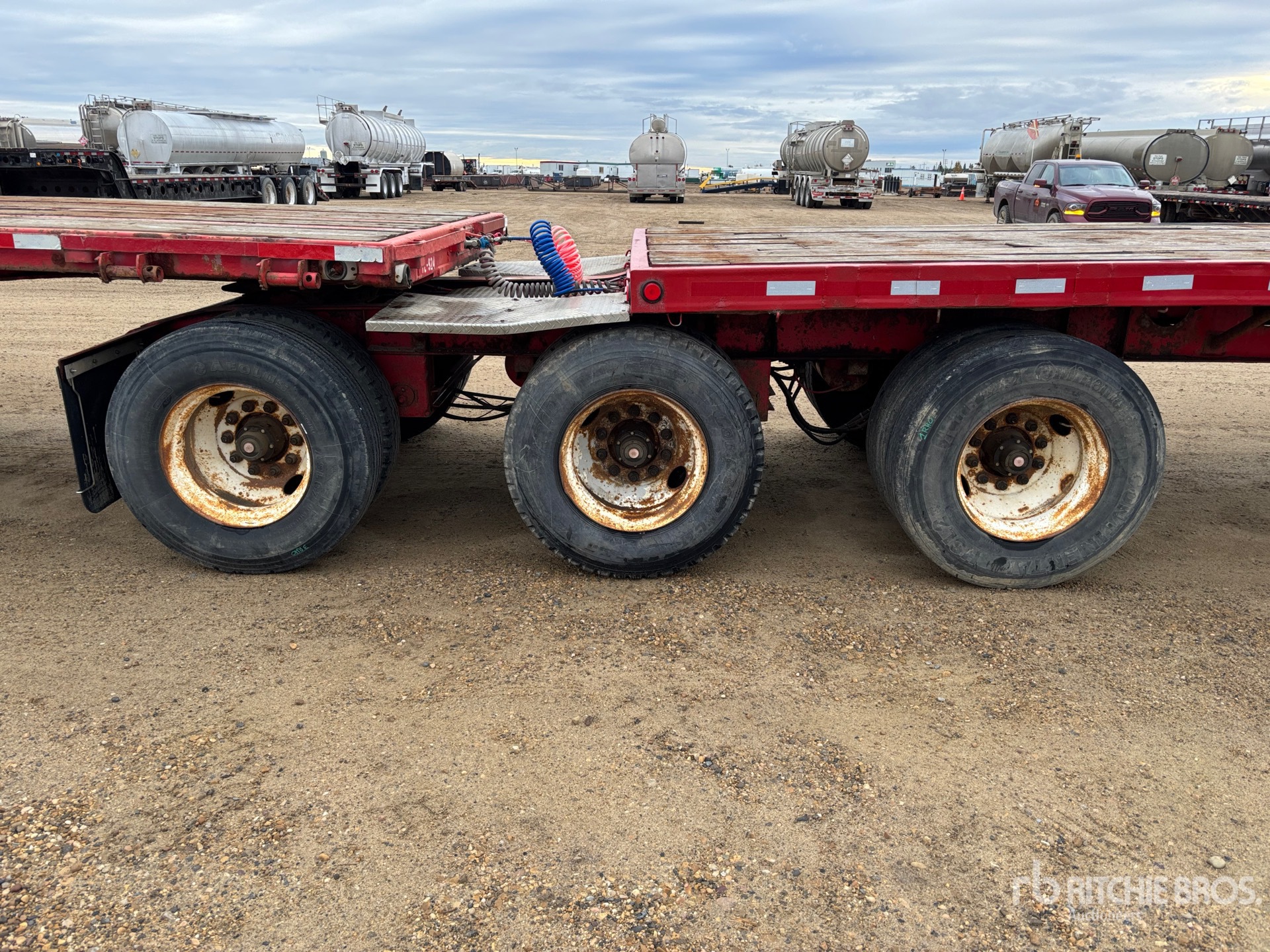 1999 Load King  32 FT SUPER B-TRAIN LEAD