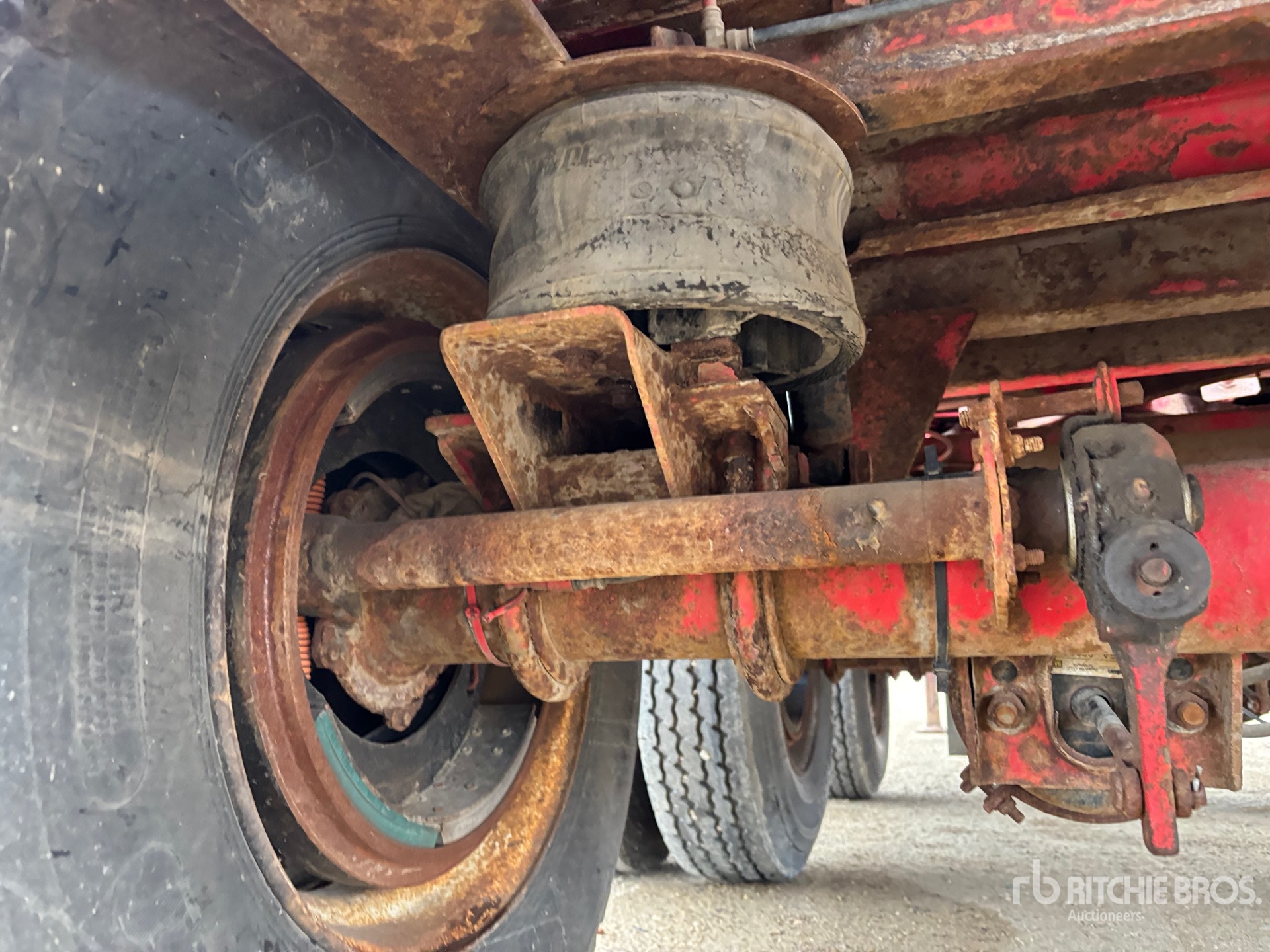 1999 Load King  32 FT SUPER B-TRAIN LEAD