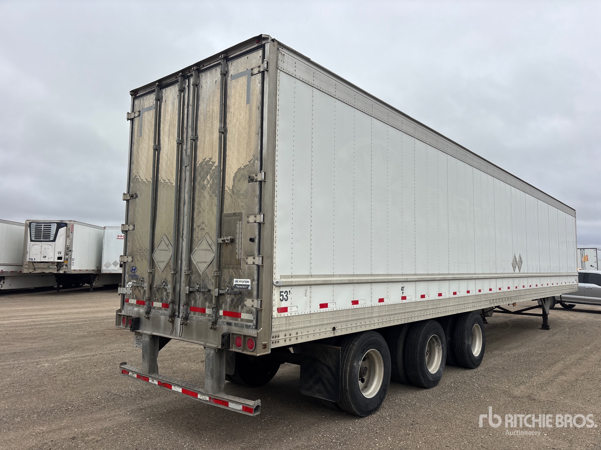 2016 Hyundai 53 FT X 102 IN T/A