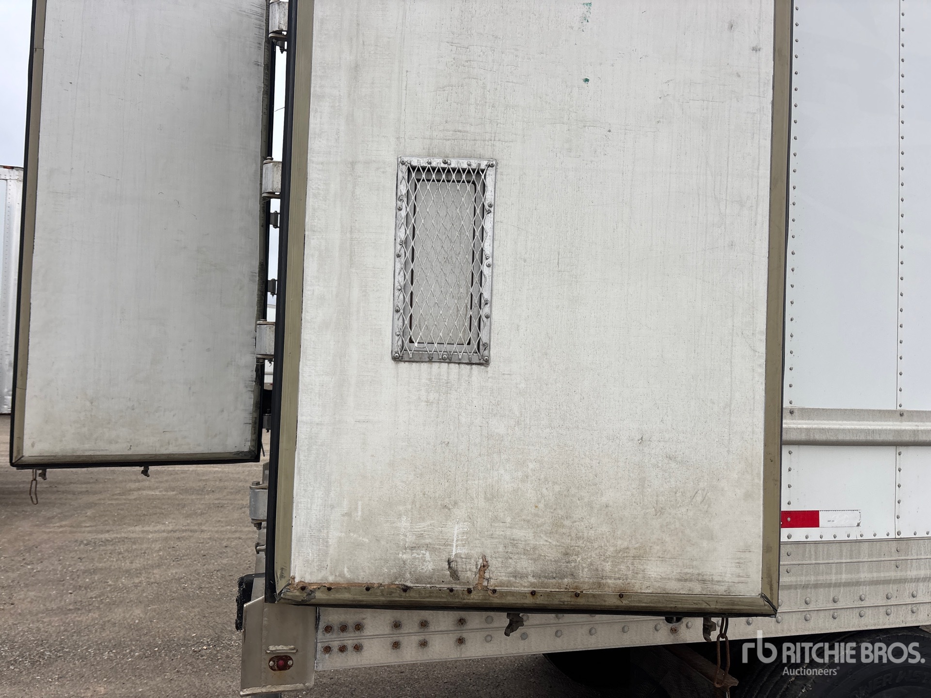 2016 Hyundai 53 FT X 102 IN T/A