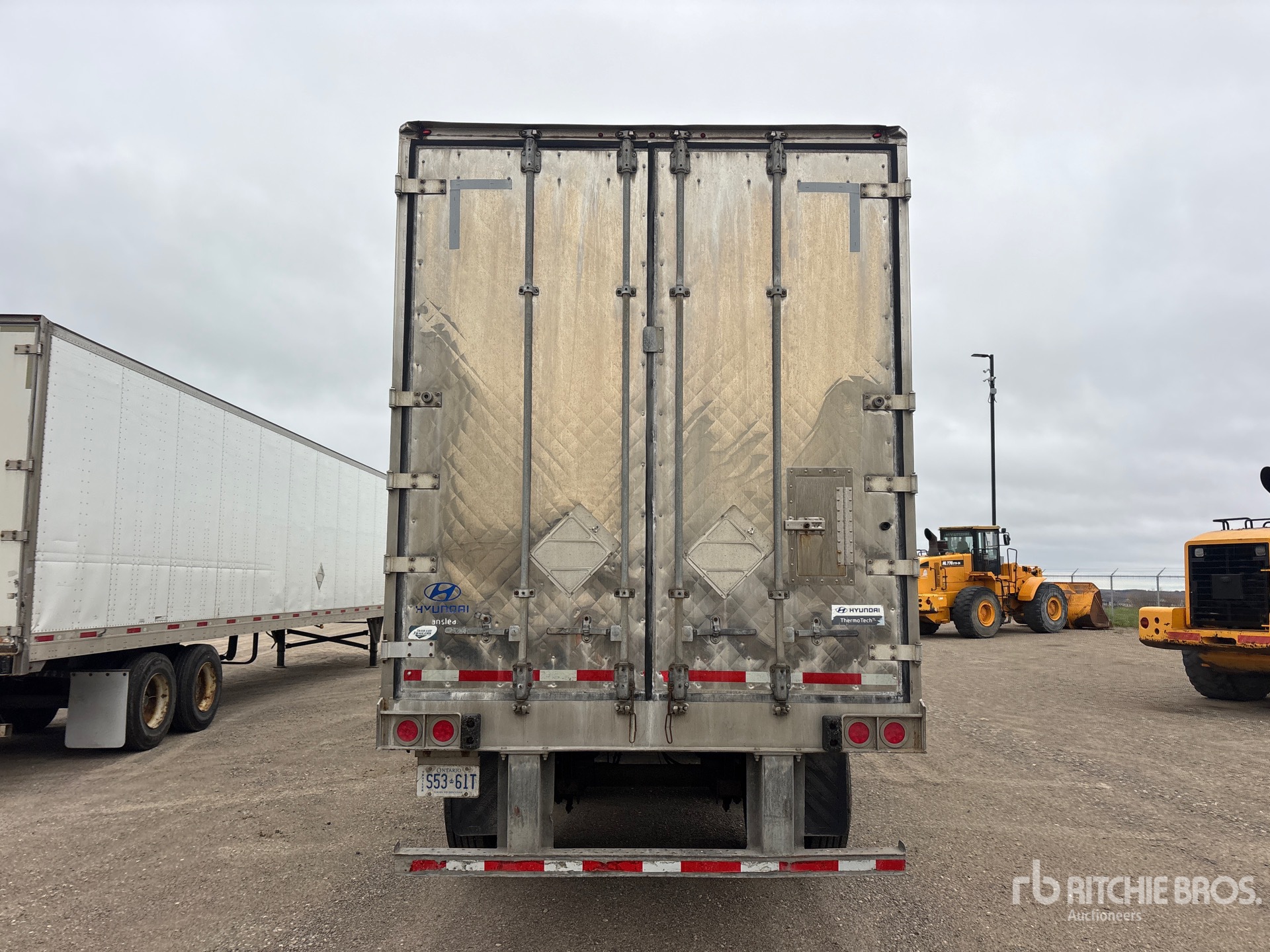 2016 Hyundai 53 FT X 102 IN T/A