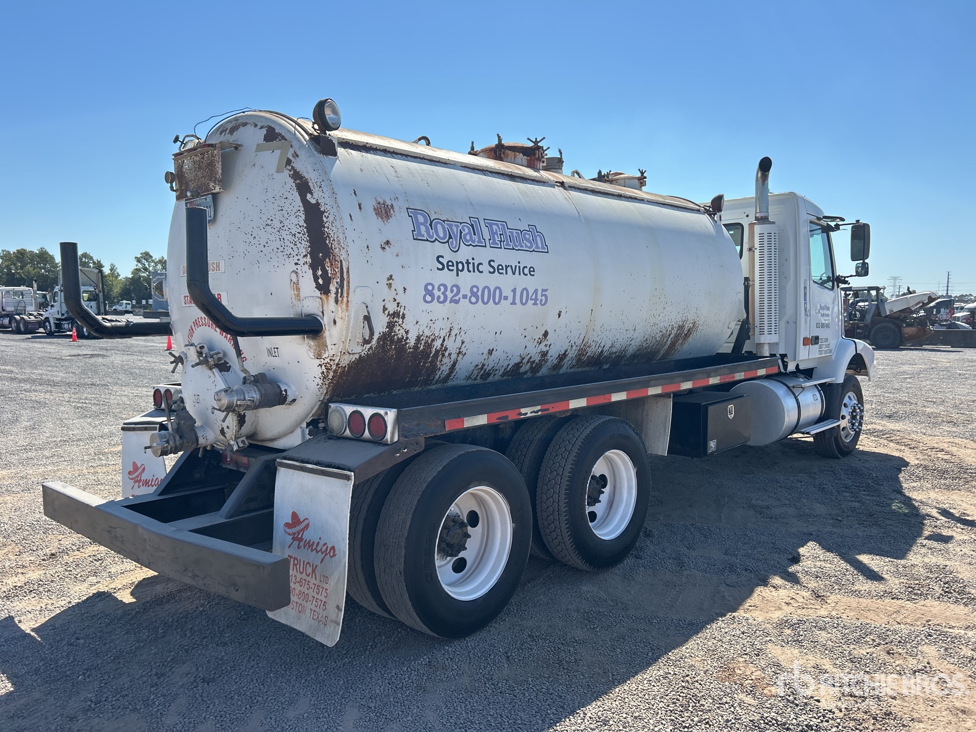 2005 Volvo VNM