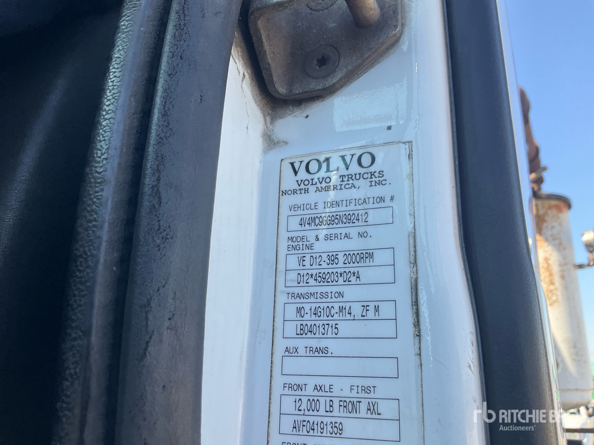 Photo of 2005 Volvo VNM