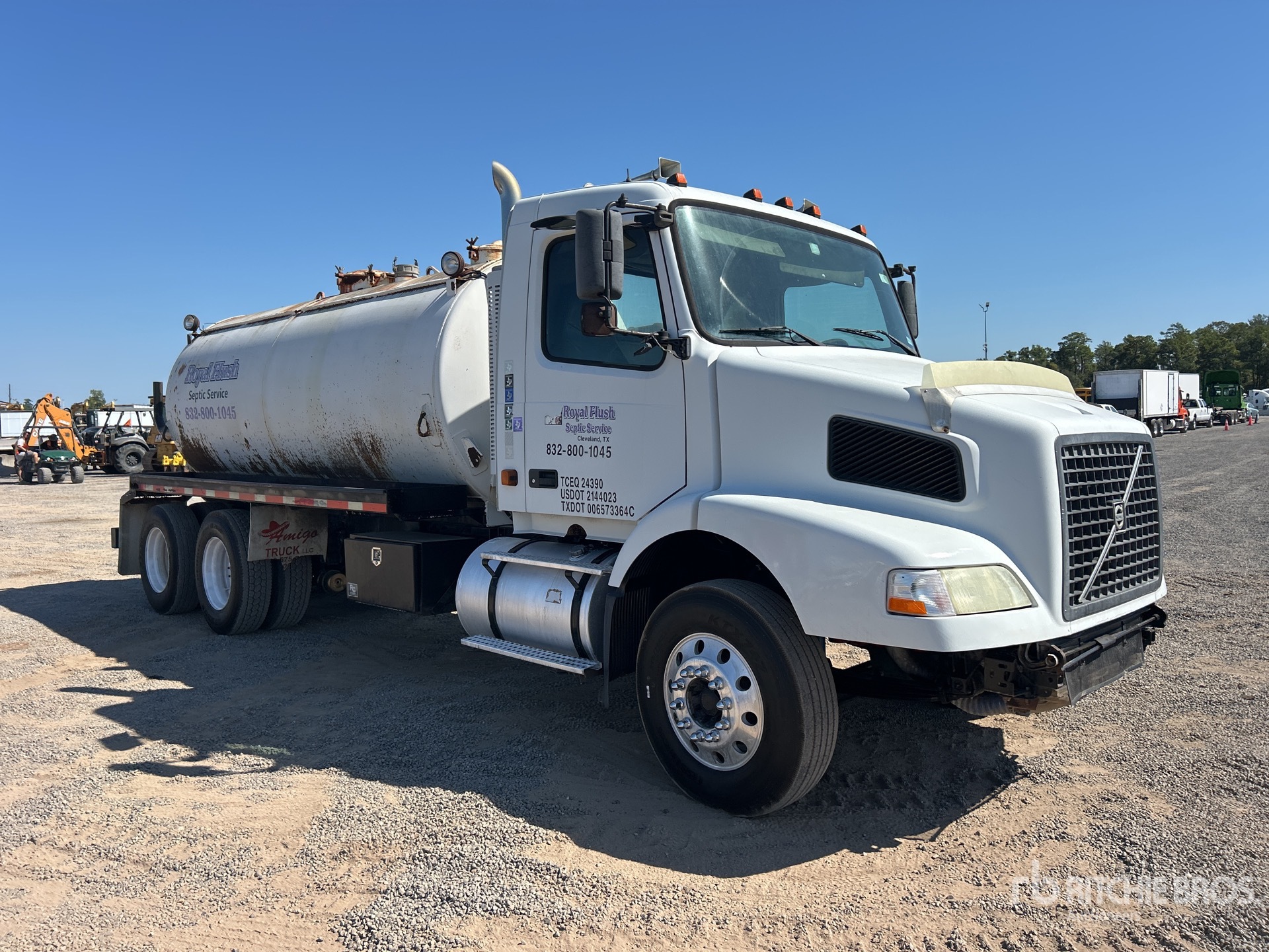 2005 Volvo VNM