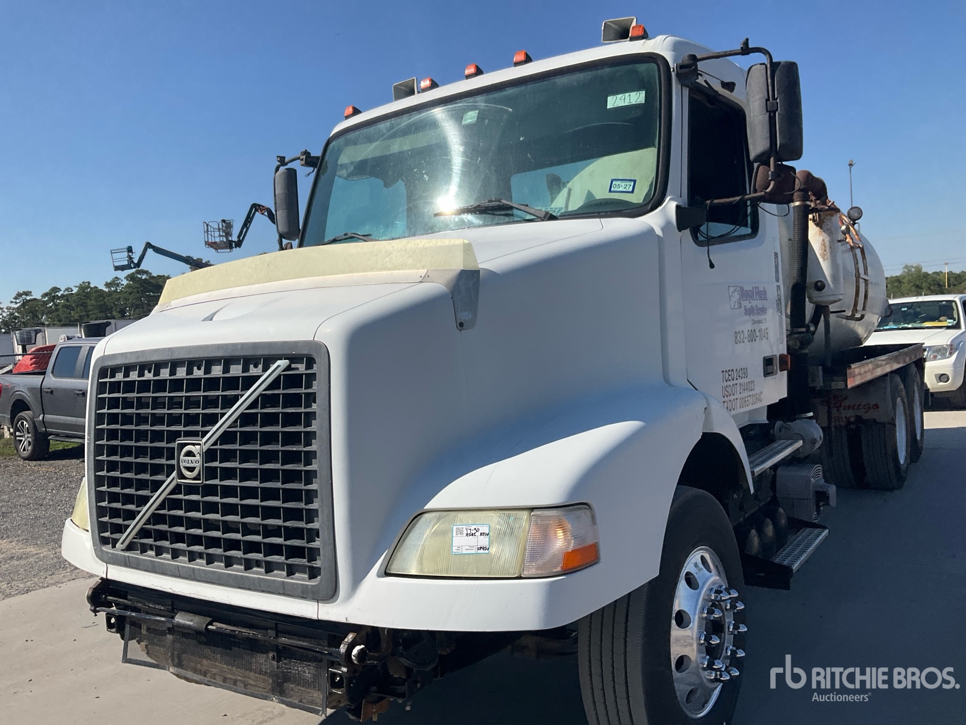 2005 Volvo VNM