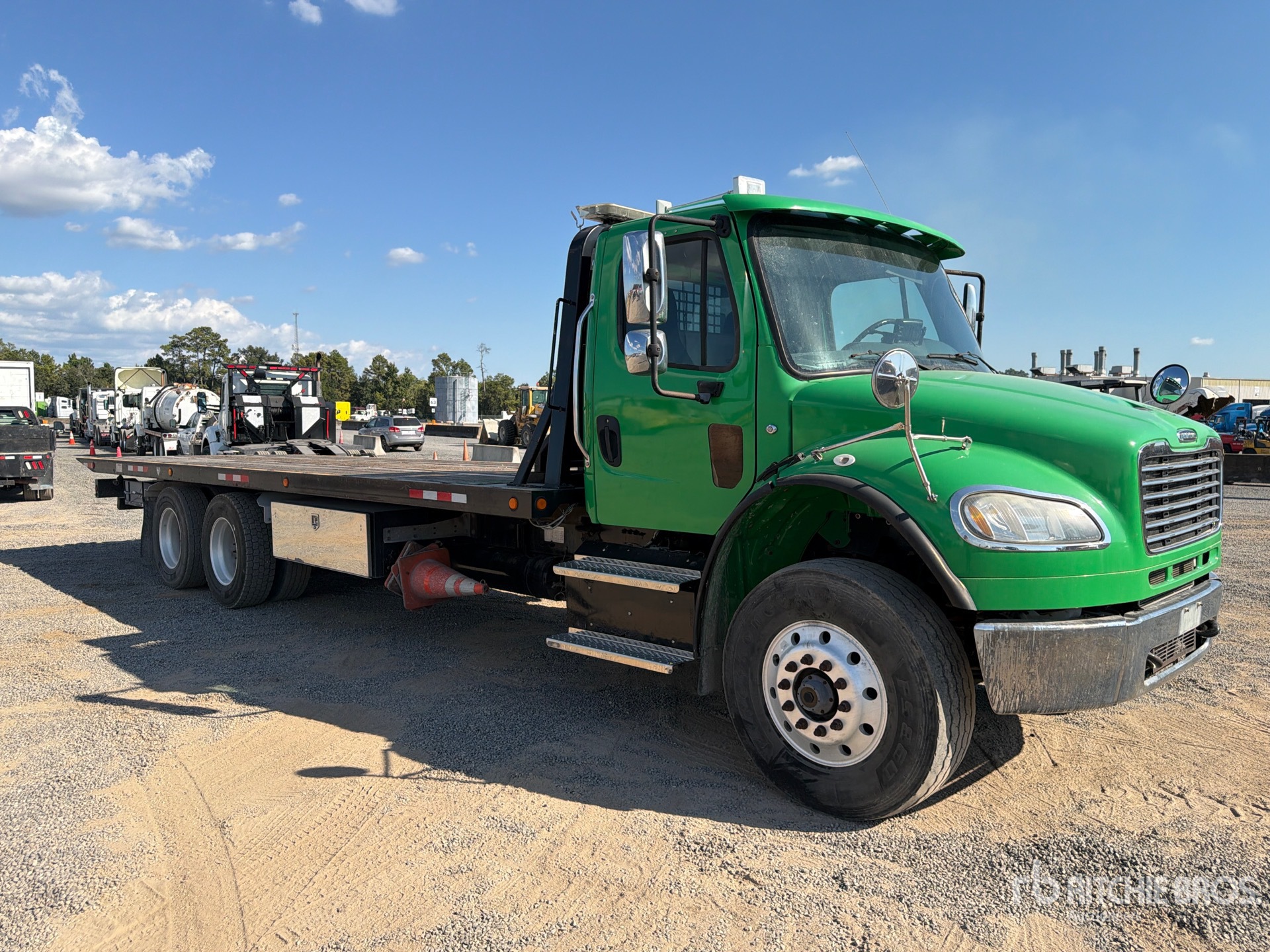 2017 Freightliner M2 106