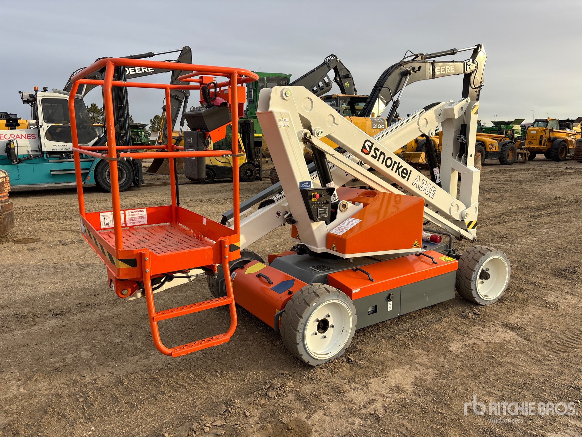 Photo of 2025 Snorkel A38E