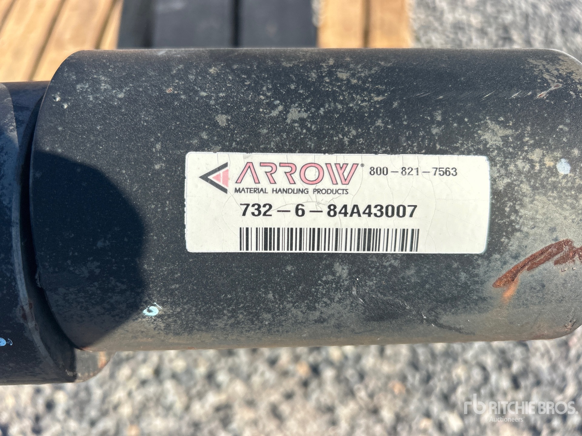 Arrow QUANTITY OF (2) 84 IN (UNUSED)