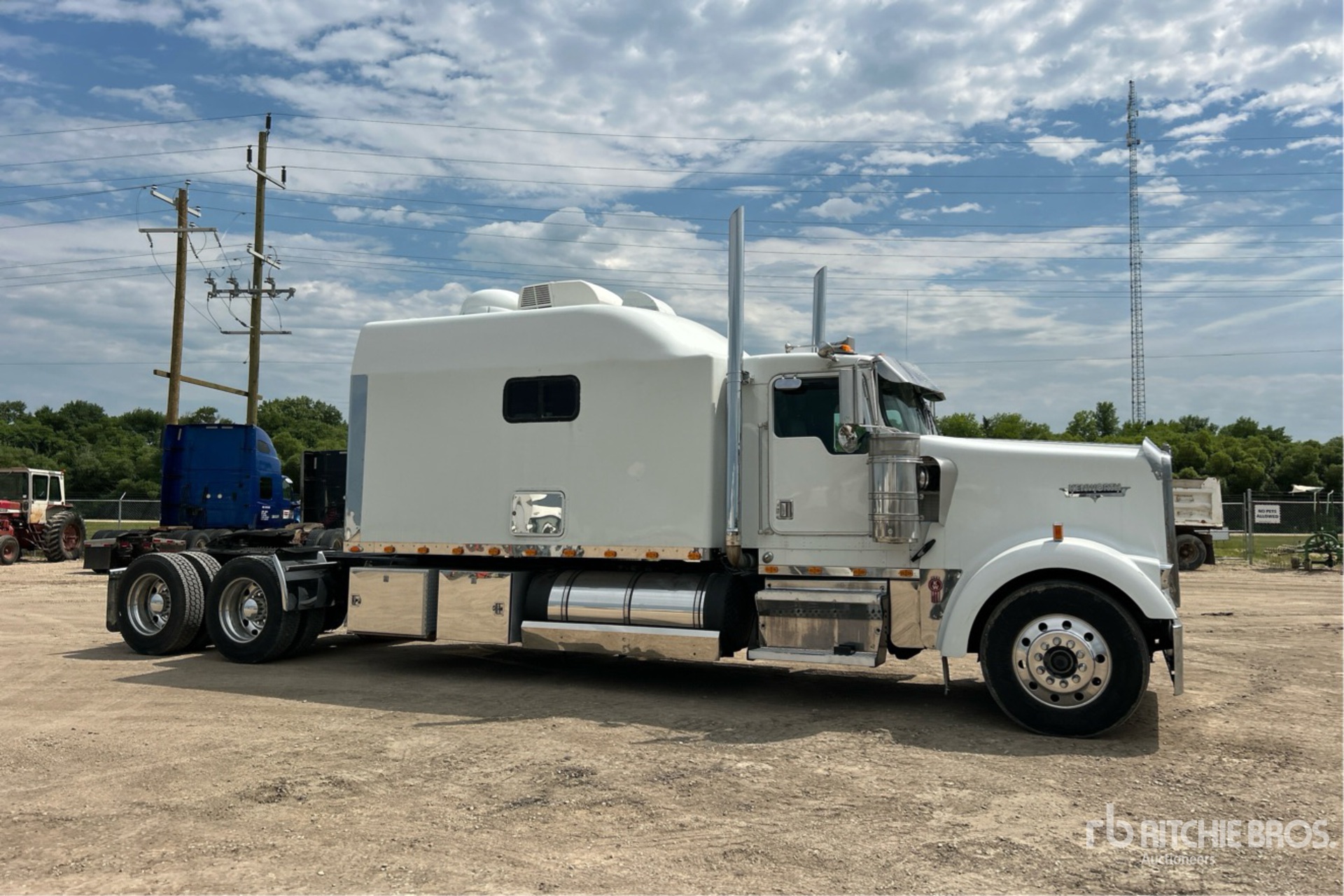 2002 Kenworth W900L