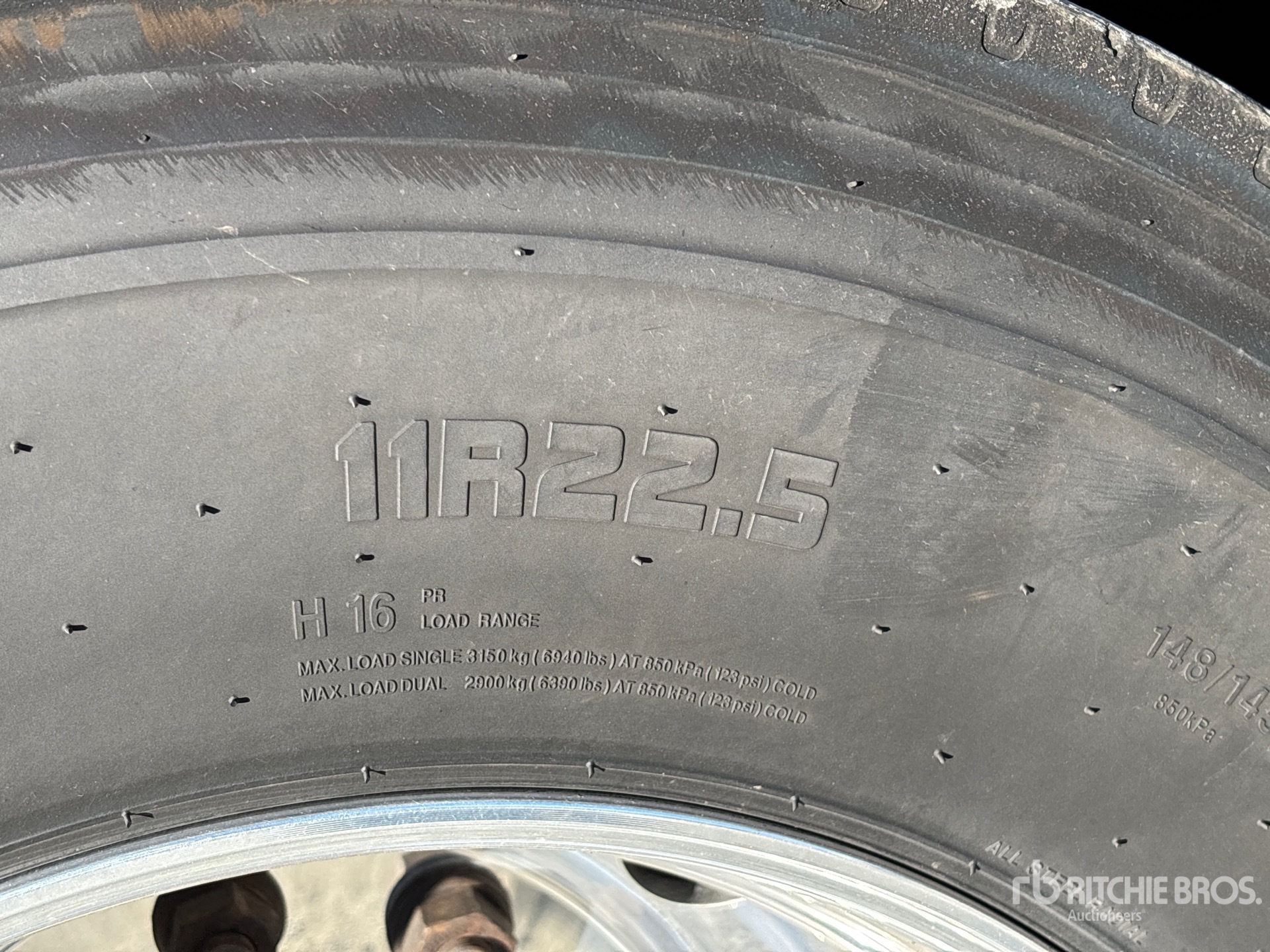 2009 Advance 32500 L Tri/A Super B-Train Lead