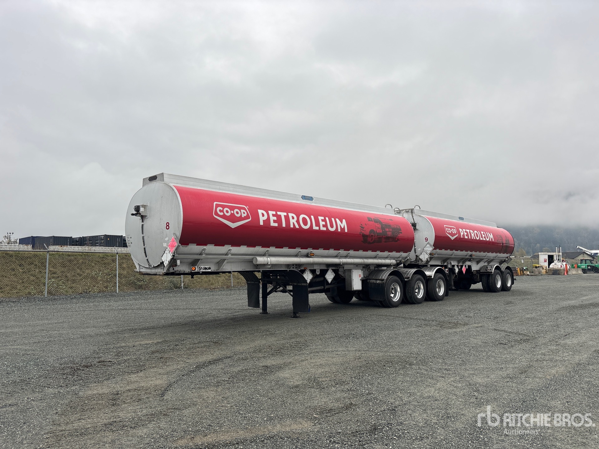 2009 Advance 32500 L Tri/A Super B-Train Lead
