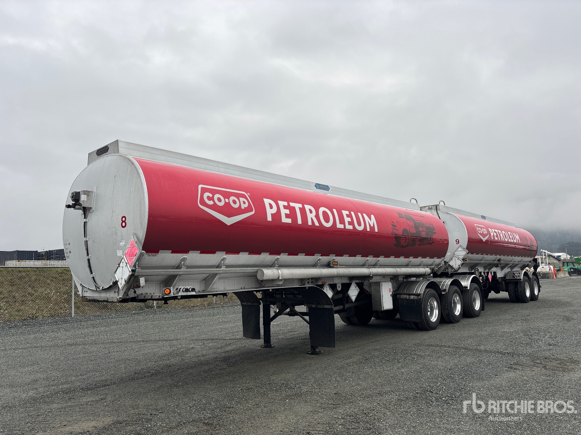 2009 Advance 32500 L Tri/A Super B-Train Lead