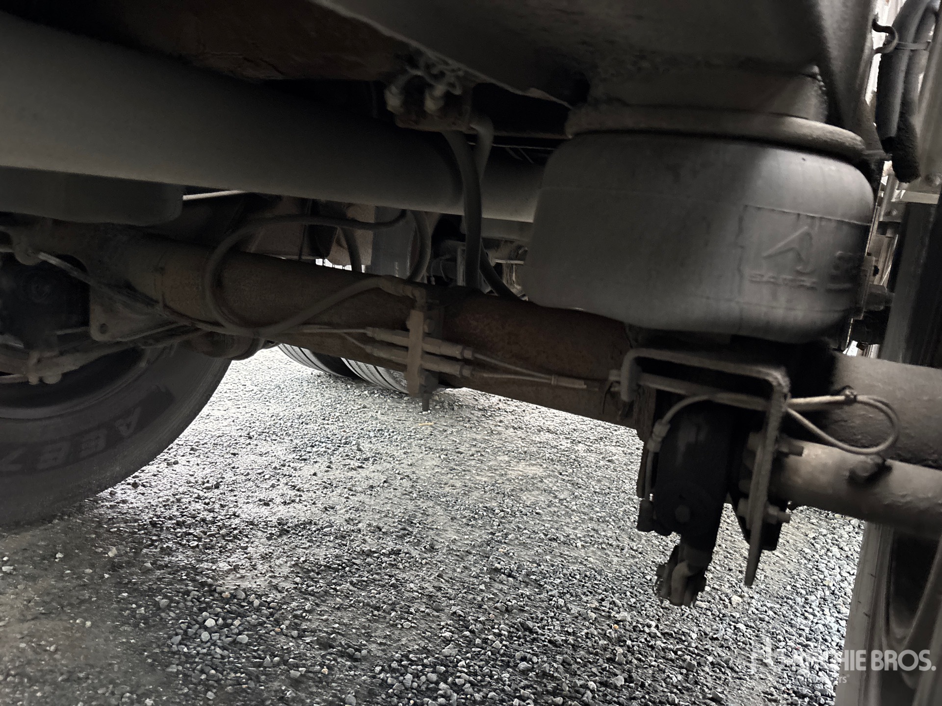 2007 Advance 35500 L Tri/A Super B-Train Lead